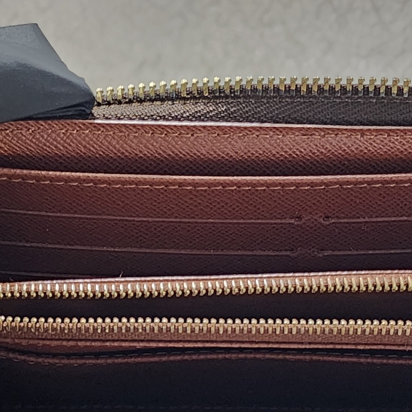 Louis Vuitton Brown Astrid Monogram Wallet - Picture 5 of 14